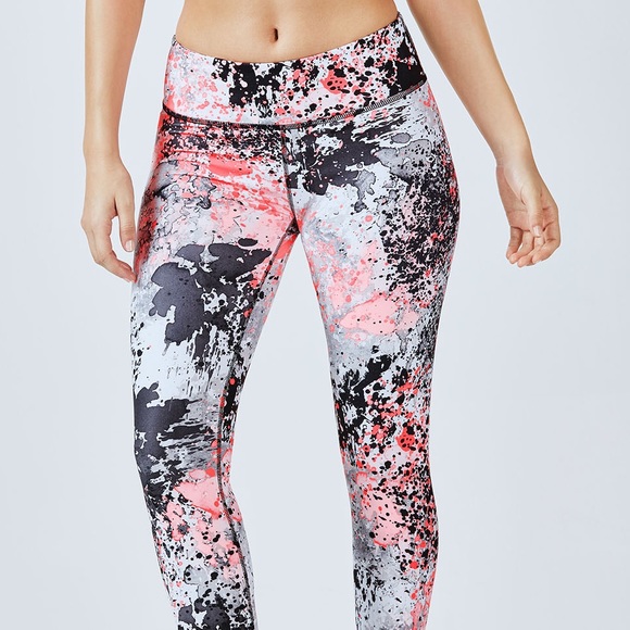 ‼️SOLD‼️NWOT Fabletics yoga leggings - Picture 2 of 7